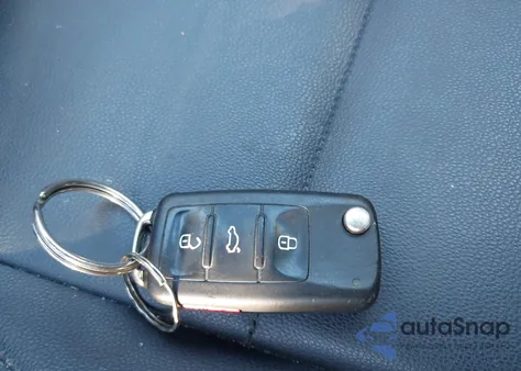 2012 Volkswagen Beetle 2.5L из США, поврежденный, VIN 3VWJP7AT8CM605304